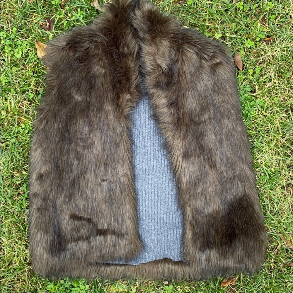 NEW WITH TAGS Joie Pruce Faux Fur Reversible Vest - Picture 5 of 13